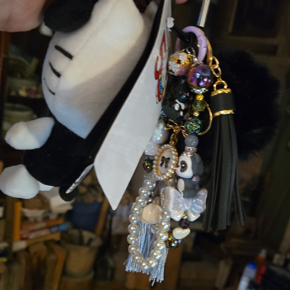 Hello Kitty Plush Dangler - Picture 13 of 13